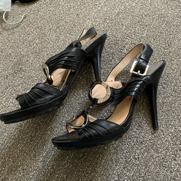 Michael Kors Heels Size 8M - Picture 3 of 4